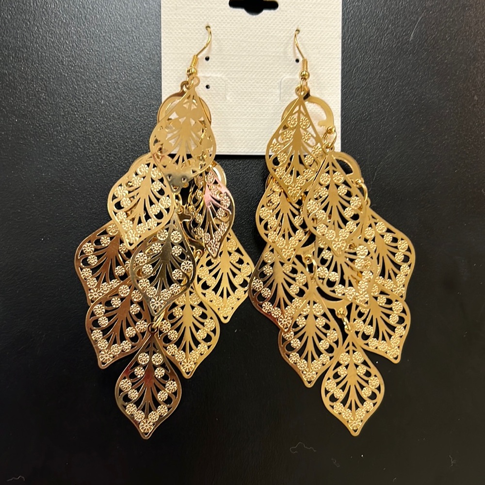 Chandelier earrings